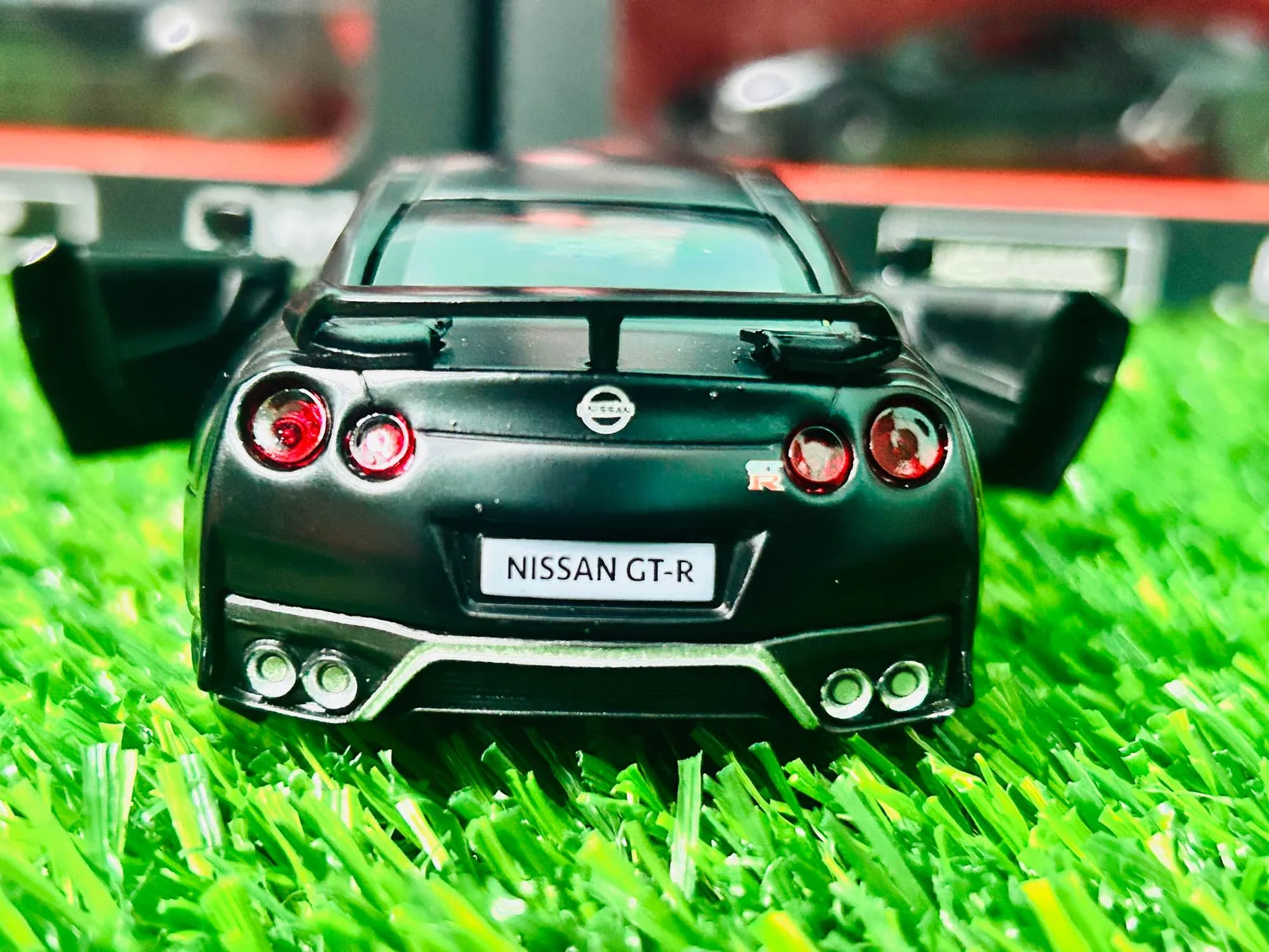 Nissan GTR R35 Diecast Model Car (Officially Licensed) - Image 8