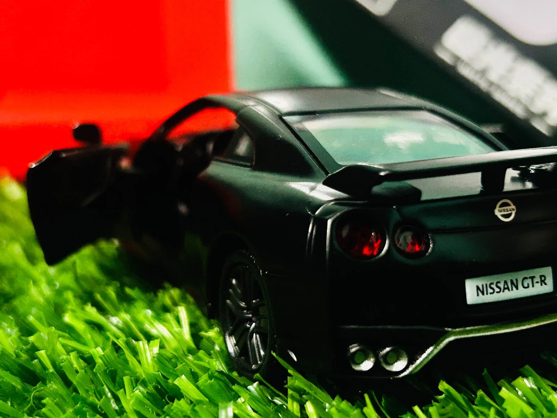 Nissan GTR R35 Diecast Model Car (Officially Licensed) - Image 4