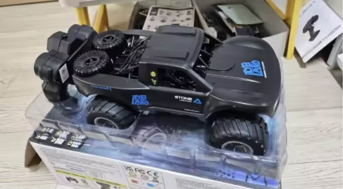 1:16 RC Amphibious Off Road Vehicle Q156 - Image 5