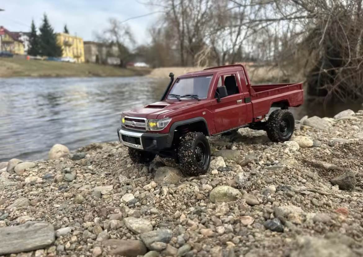 MN82 1/12 Scale 4WD RC Rock Crawler - Image 4