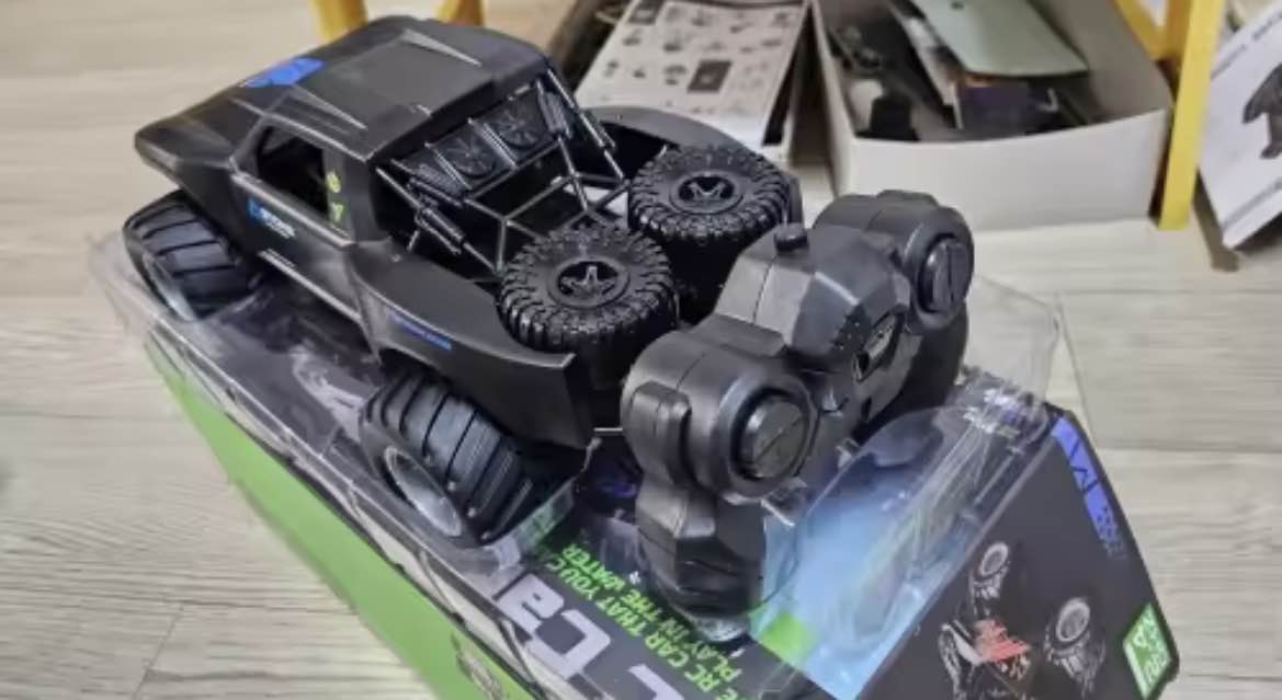 1:16 RC Amphibious Off Road Vehicle Q156 - Image 7