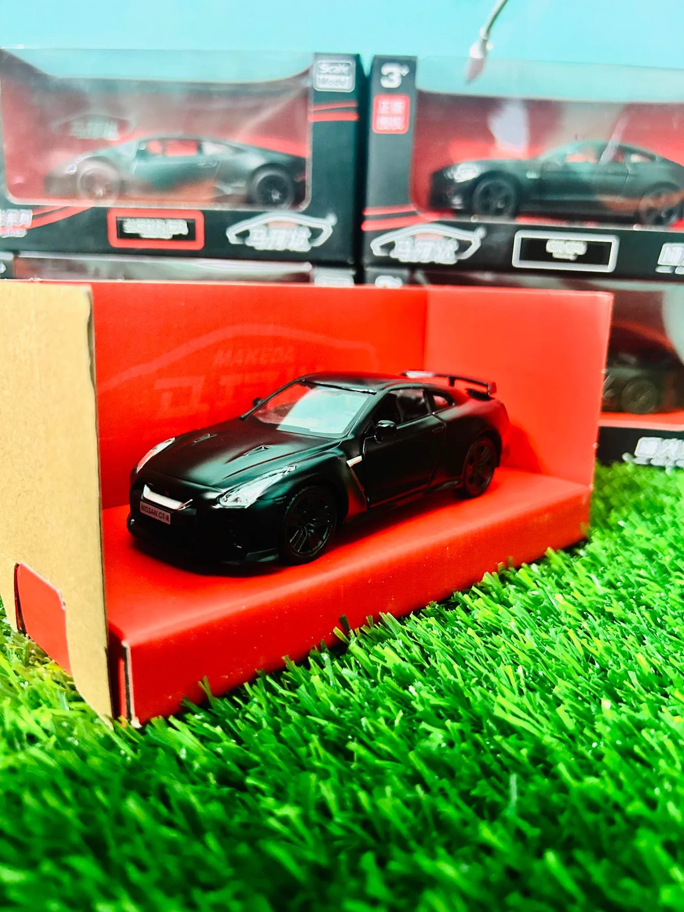 Nissan GTR R35 Diecast Model Car (Officially Licensed) - Image 6