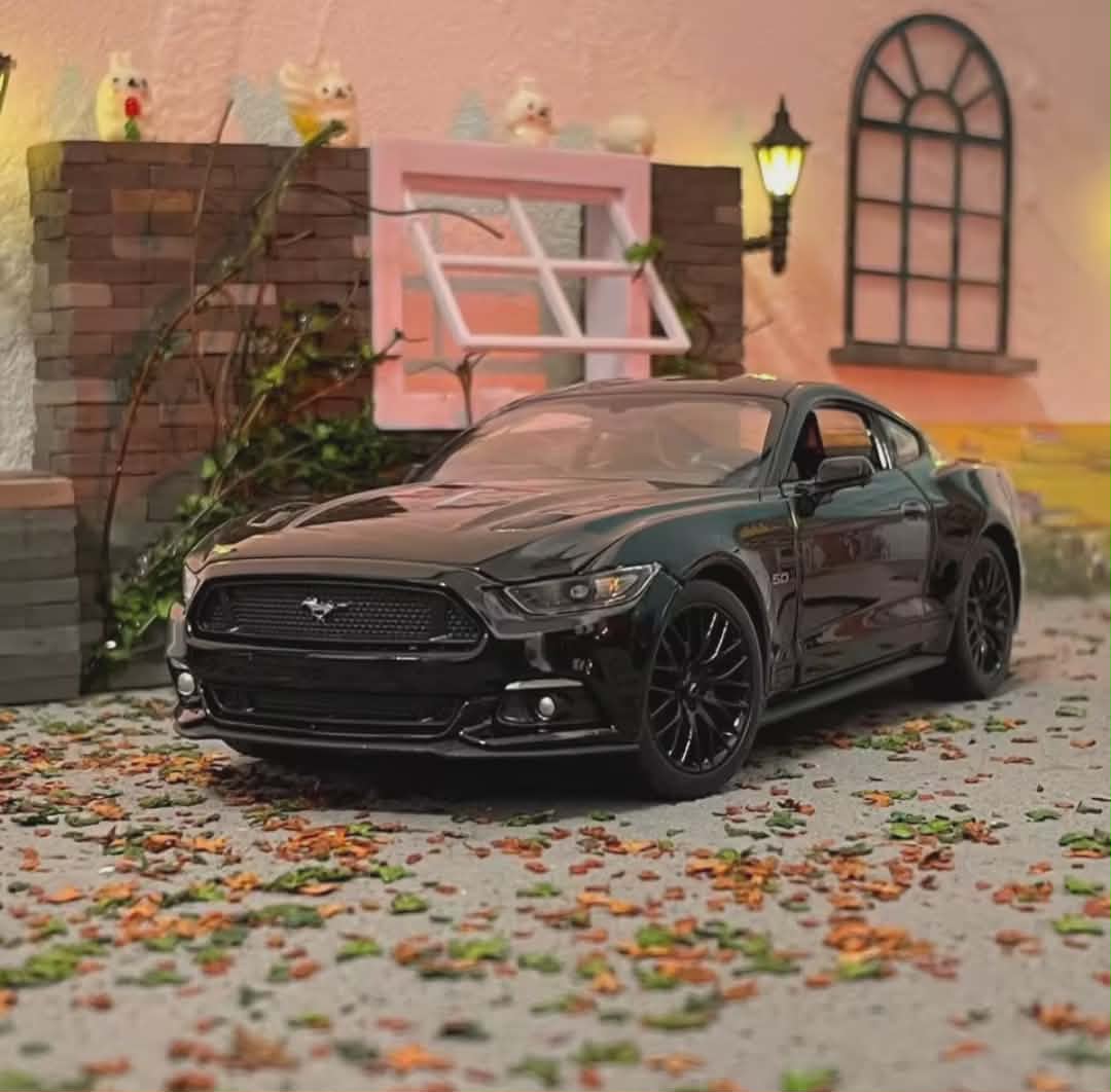 1:36 Ford Mustang GT Diecast Metal Toy Car Miniature Model Replica Collectible Gift