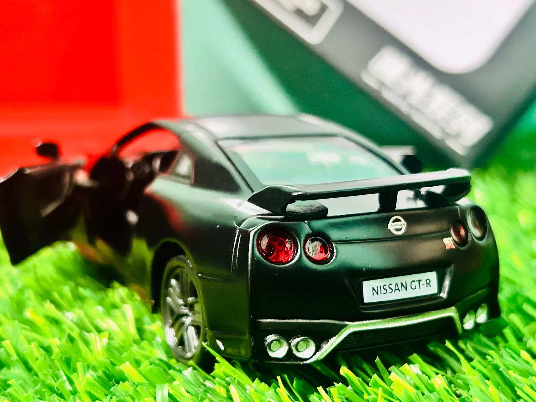 Nissan GTR R35 Diecast Model Car (Officially Licensed) - Image 3