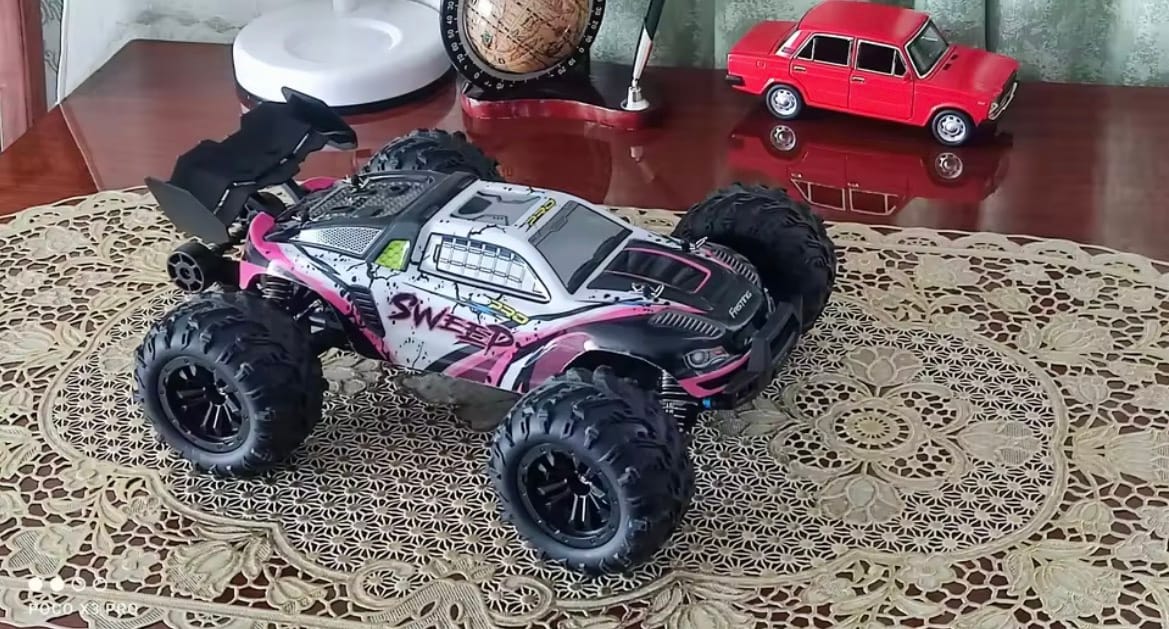 RC Car Off Road 4x4 High Speed 70KM/H Brushless 1/16 Monster Truck with LED Headlight - Image 7