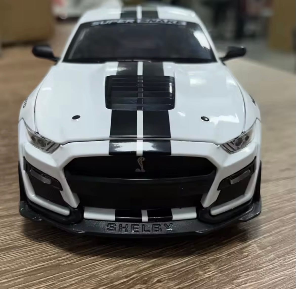 Diecast Model Cars 1:32 Ford MUSTANG SHELBY
GT500 Alloy Car Model with Sound and Light Pullback
Metal Car Model Toys Doors Open - Image 5
